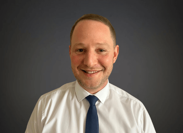 Stephen Crawshaw Headshot